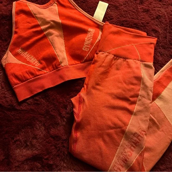 Gymshark Turbo Seamless Workout Set - Picture 6 of 6